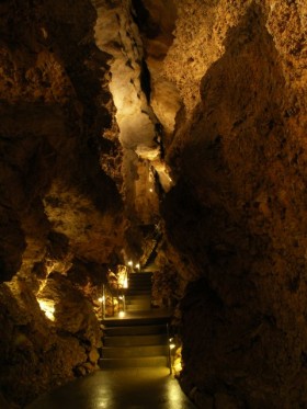 Пещера Семло-Хедьи