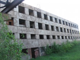 Недостроенное здание ОАО «Полема»