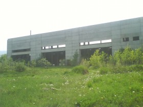 Два бетонных корпуса