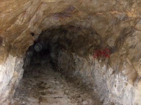 Горизонтальная шахта/штольня в горах Дигории близ ССОЛ ТАЙМАЗИ