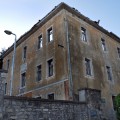 Заброшенное историческое здание