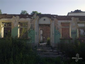 Разрушенный детский сад на ул. Ригочина