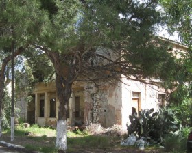Заброшенный дом на Леросе