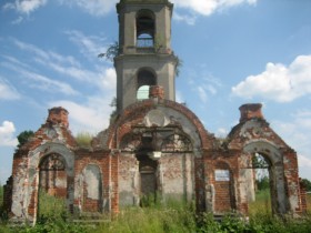 Церковь Троицы Живоначальной в Ольявидове