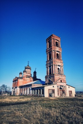 Церковь Троицы Живоначальной в Гатихе