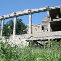 Разрушенный дворец культуры цементников
