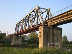 Заброшенный мост на окружной железной дороге