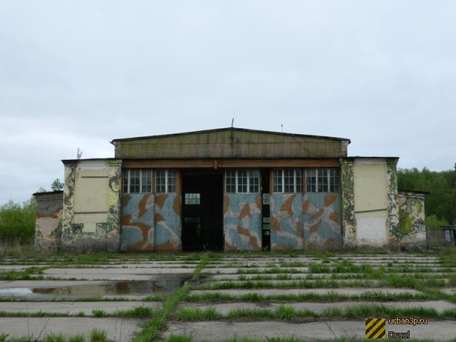 Аэродром клин. Смуравьёво-2 заброшенный военный Гарнизон. Заброшенный аэродром Смуравьево. Аэродром Добрынское. Смуравьёво военный аэродром.