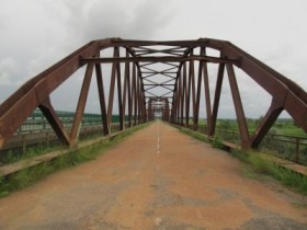 Автомобильный мост через реку Угра