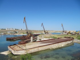 Заброшенная часть Капчагайского речного порта