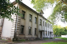 Школа на улице Серафимовича