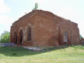Храм Воскресения Христова в деревне Александровка