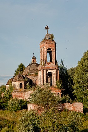 Никольская церковь на реке Елнать