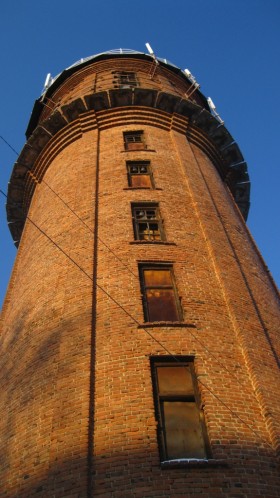 Водонапорная башня в посёлке Исток