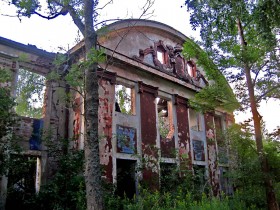 Руины господского дома имения Гольдшмиде