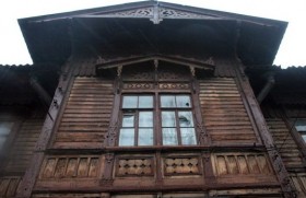 Деревянный дом дореволюционной постройки