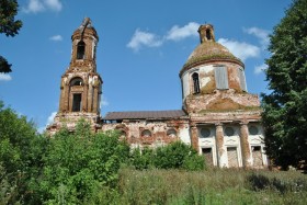 Свято-Троицкая церковь в селе Масловка