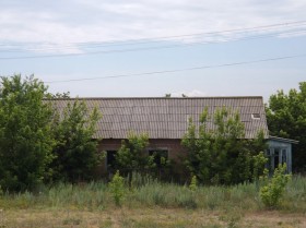 Здание школы в хуторе Мокрый Чалтырь