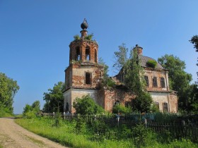 Церковь Рождество-Богородицкая в селе Первитино