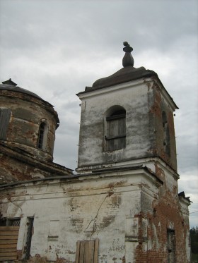 Заброшенная церковь в Кемчуге