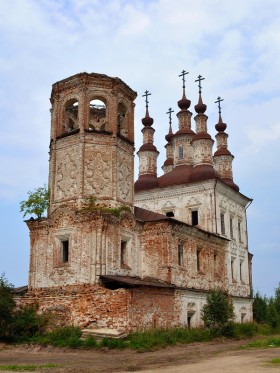 Воскресенская церковь в селе Варницы