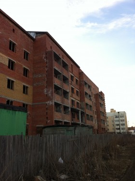 Недостроенная пятиэтажка в Берёзовском