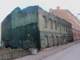 Дом на Стрельнинской улице