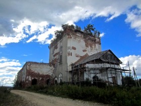Церковь Спаса Преображения в селе Столпино