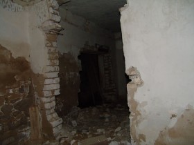 Заброшенная подземная военная часть в полях Волгограда