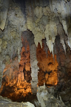 Пещера Нам Там Лод (Nam Tham Lod cave)