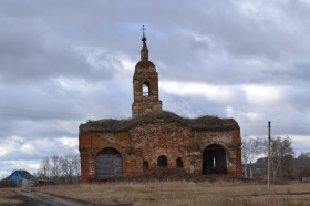 Петропавловская церковь в селе Украинцево