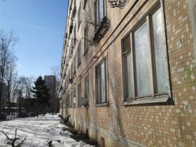 Выселенные пятиэтажки на Обручева