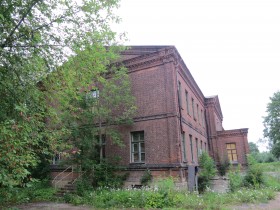 Корпус больницы в Ивангороде