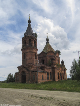Церковь Введения во храм Пресвятой Богородицы в селе Камгорт