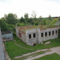 Недостроенное здание в посёлке Торковичи