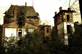 Разрушенные корпуса санатория «Сестрорецкий курорт»