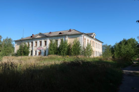 Школа в Сланцах