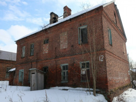 Здания в посёлке Вартемяги