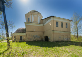 Церковь Воздвижения Честного Креста Господня в Торжке