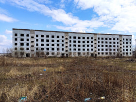 Недостроенный пятиэтажный дом в Шибинце