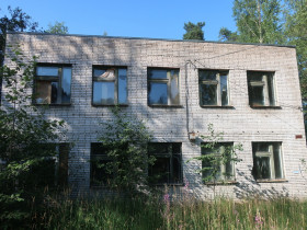 Административное здание в посёлке Стеклянный