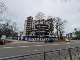 Недостроенная гостиница в центре Калининграда