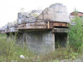 Заброшенный бетонный завод