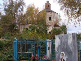 Церковь Николая Чудотворца в селе Лапушка