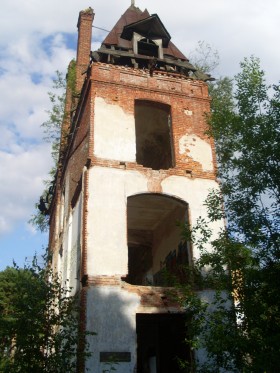 Заброшенная башня на станции «Курорт»