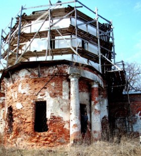 Заброшенная Успенская церковь и усадьба князя Черкасского