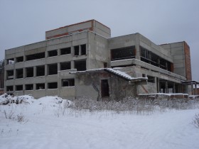 Недостроенное здание в Шиловке
