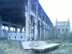 Завод в районе дач на Селикатке
