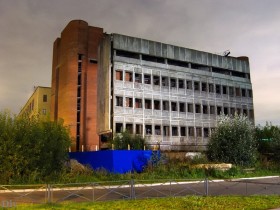 Недостроенный корпус завода «Вектор»