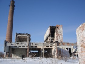 Разрушенный завод
